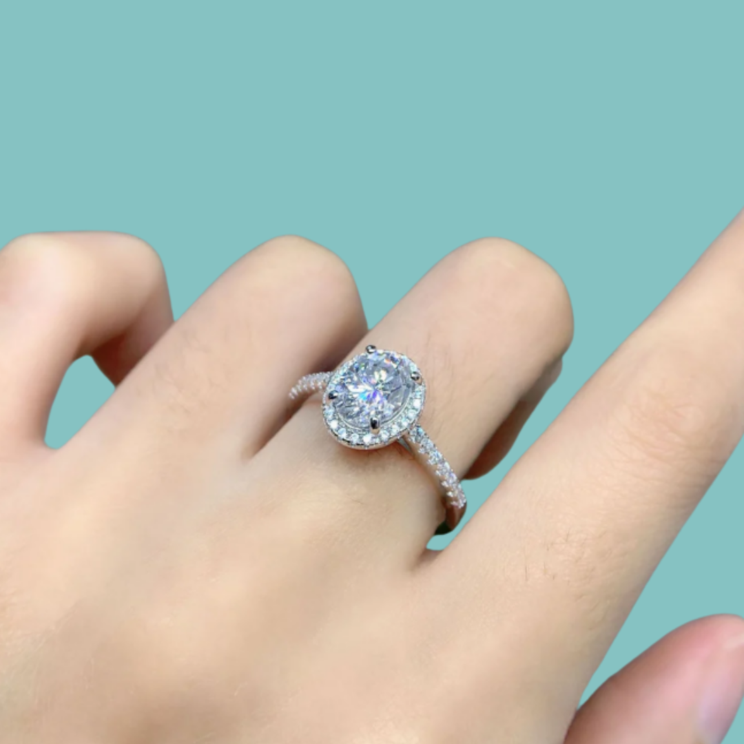 Oval Luxe Halo Ring