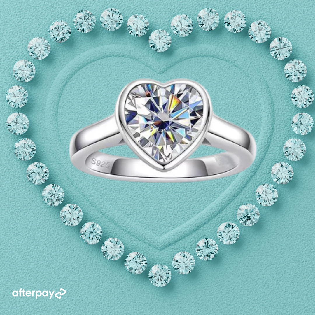 Noémie Heart Moissanite Ring