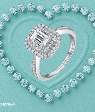 The Lioré Emerald Halo Ring