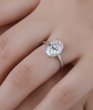 Classic Oval Cut Solitaire