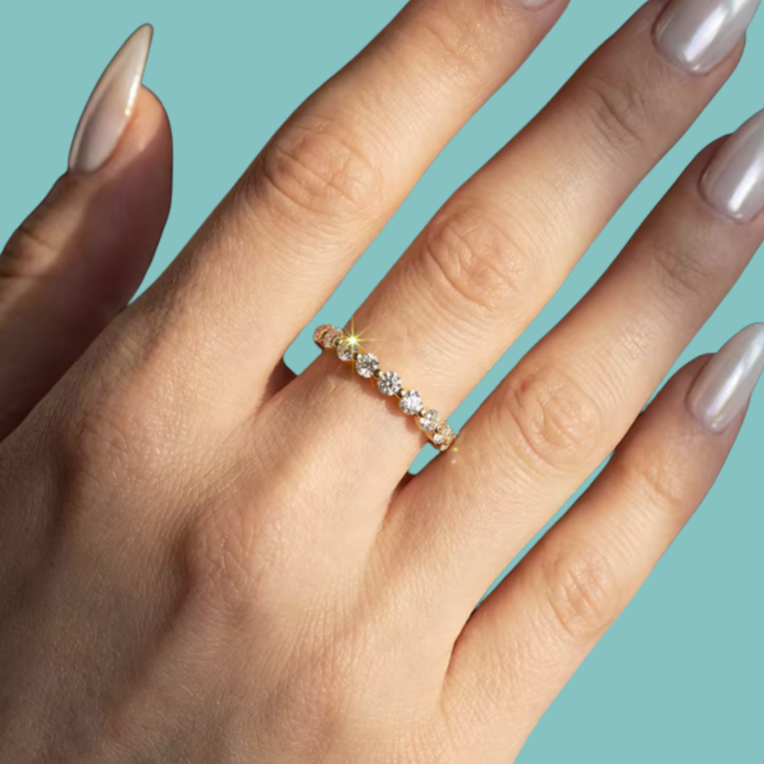 Lisette Graduated Moissanite Band