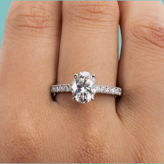 Oval Éclat Ring
