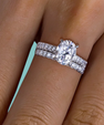 Isla Oval Bridal Set