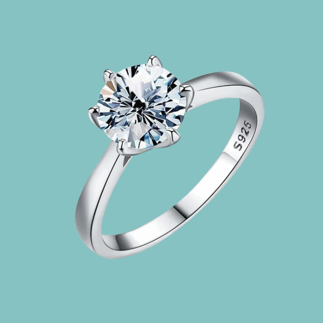 Vivia Moissanite Ring