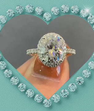 Oval Luxe Halo Ring